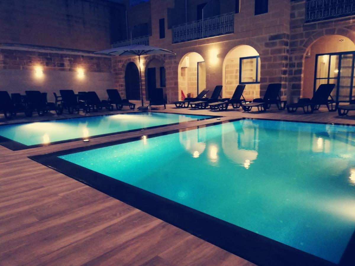 Fiftyfour West Boutique Living Bed & Breakfast Gharb  Exterior photo